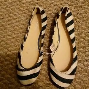 Dressbarn size 7 flats